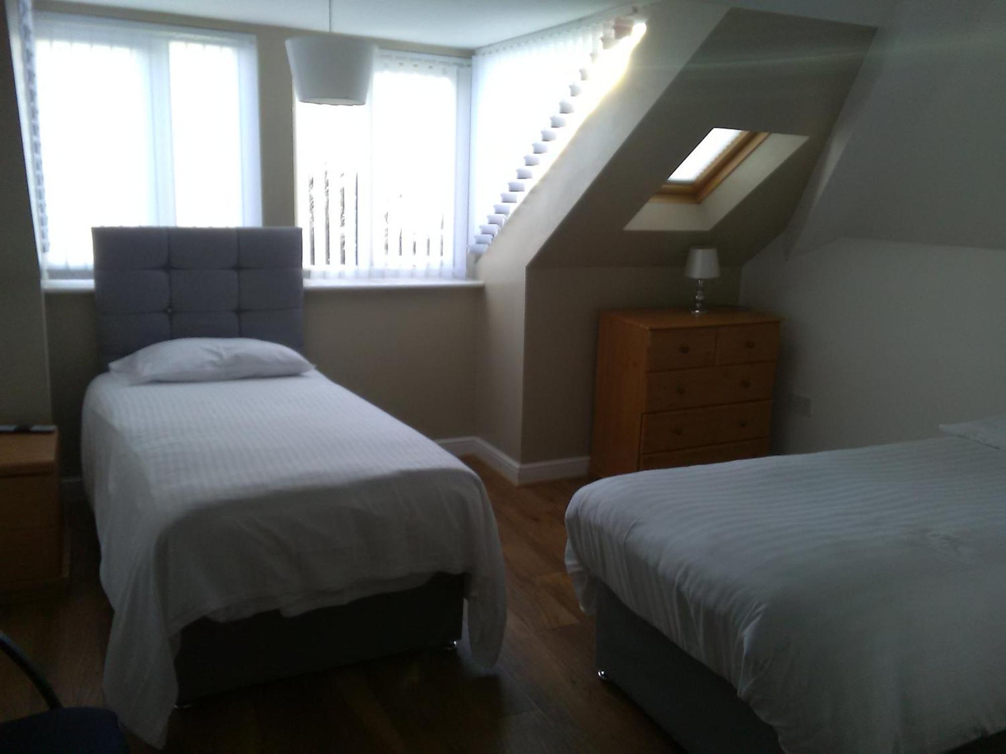 Clifton 3*